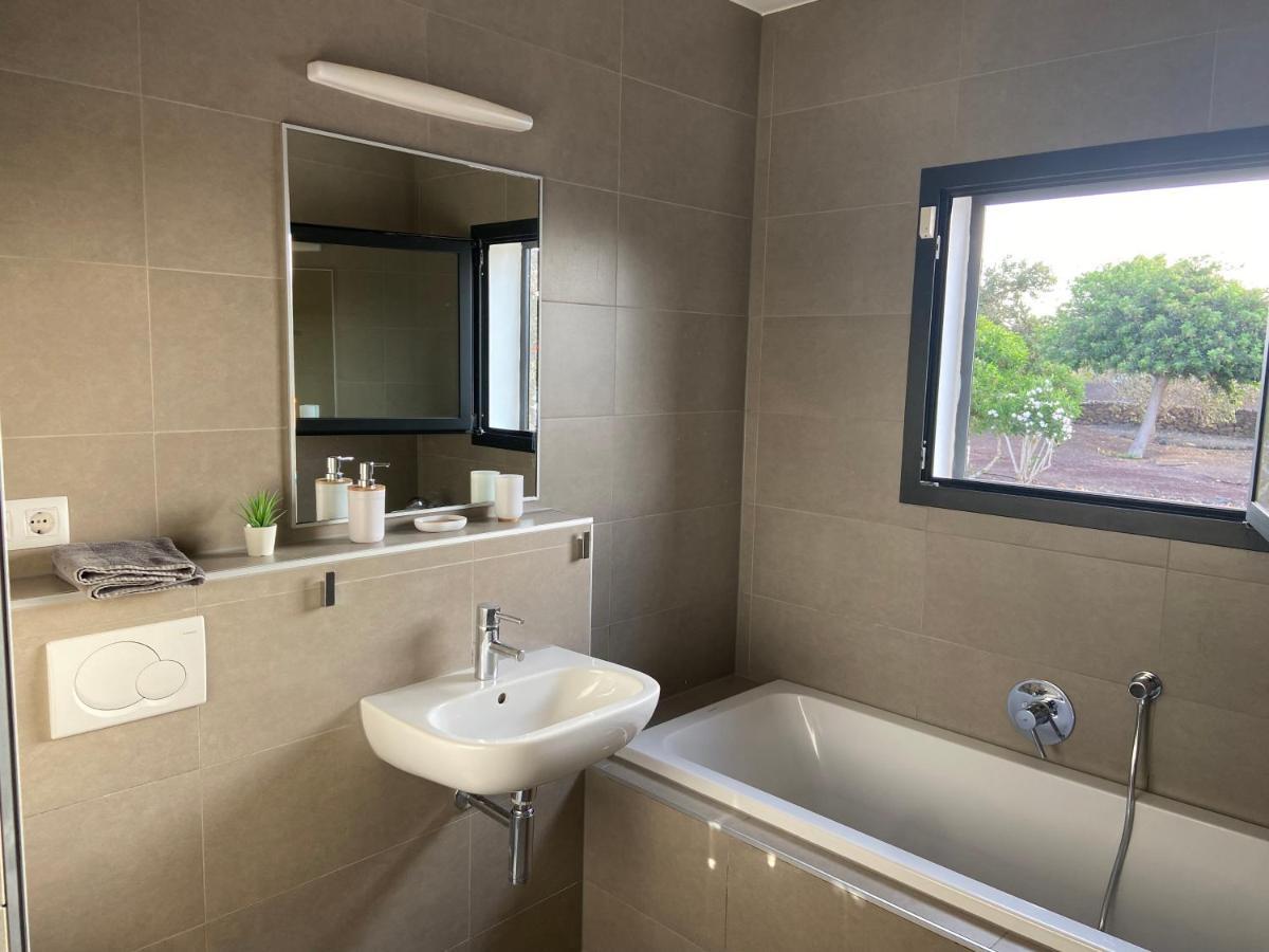 Heated & Shared Pool Villa Matriana 36A, North Shore Villas Lajares Buitenkant foto